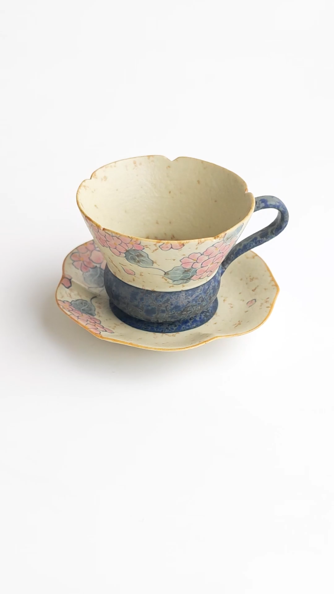 Caramel with Saucer 80ml, Hydrangeas