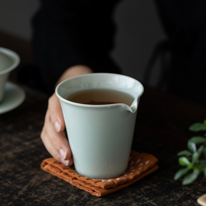 Minimal Style Fair Cup, Lake Cyan/Lime White Tea Pitcher 200ml