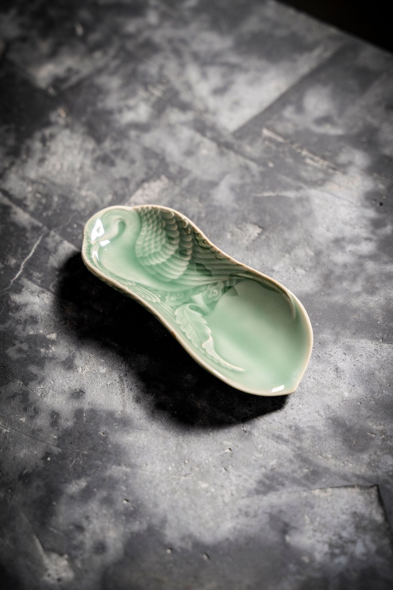 Bas-Relief Crane Tea Leaf Scoop, Chinese Porcelain Kung Fu Tea Accessory