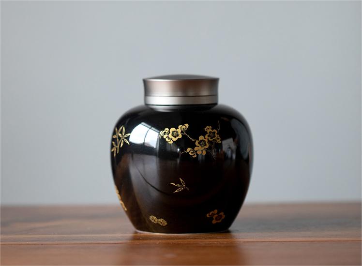 Black Porcelain Tea Canister with Glod Flower Pattern 300ml