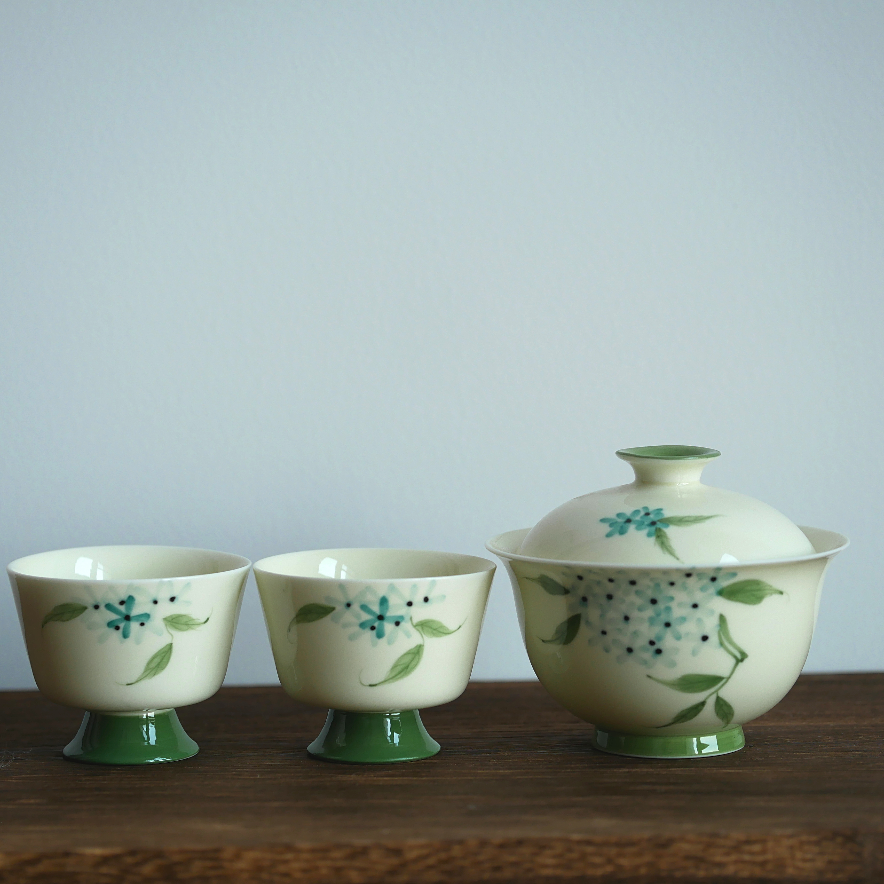 Set of Hortensia Gaiwan and Cups