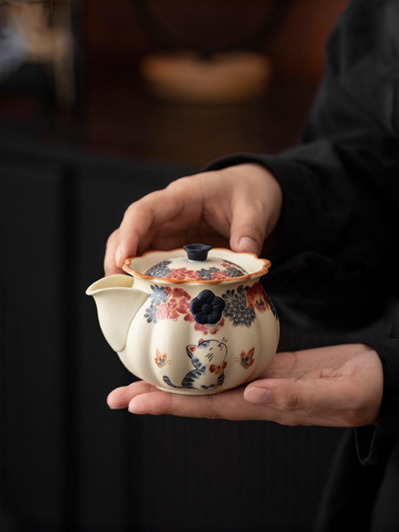 White Cat Ceramic Teapot 135ml
