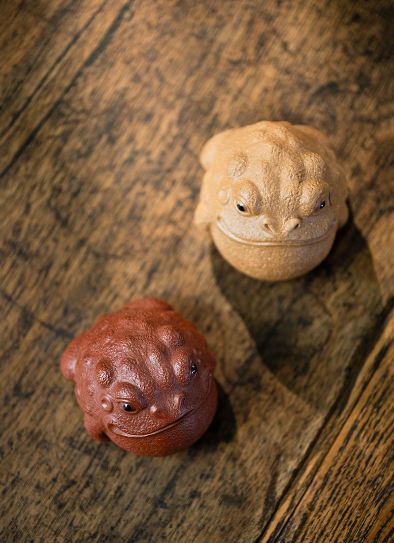 Cute Toad Figurine, Handmade Ceramic Tea Pet, Made of Yixing Zisha Clay