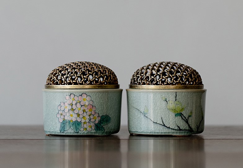 Begonia and Mangnolia Incense Burner with Brass Cover