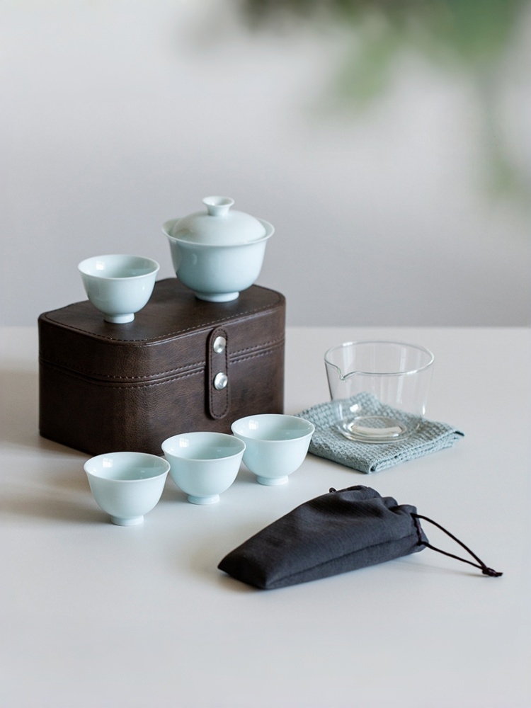 Yingqing Tea Set with Leather Box