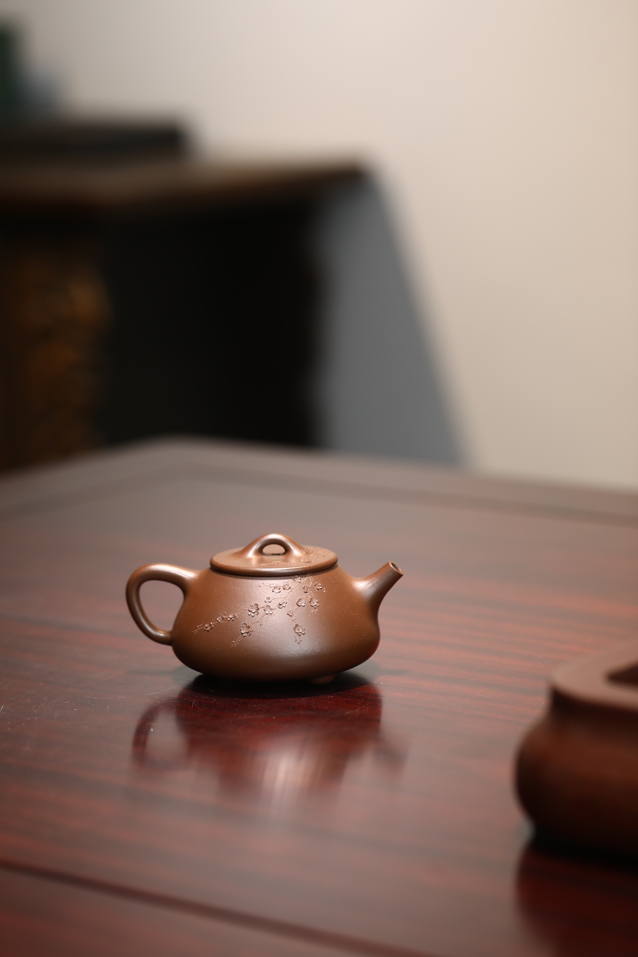 the "Stone Laddle Bas-Relief ", Yixing Purple Clay (Zisha) Teapot, Handmade Kung Fu Teapot 200ml