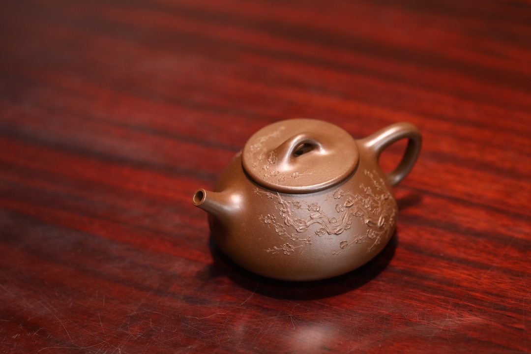 the "Stone Laddle Bas-Relief ", Yixing Purple Clay (Zisha) Teapot, Handmade Kung Fu Teapot 200ml
