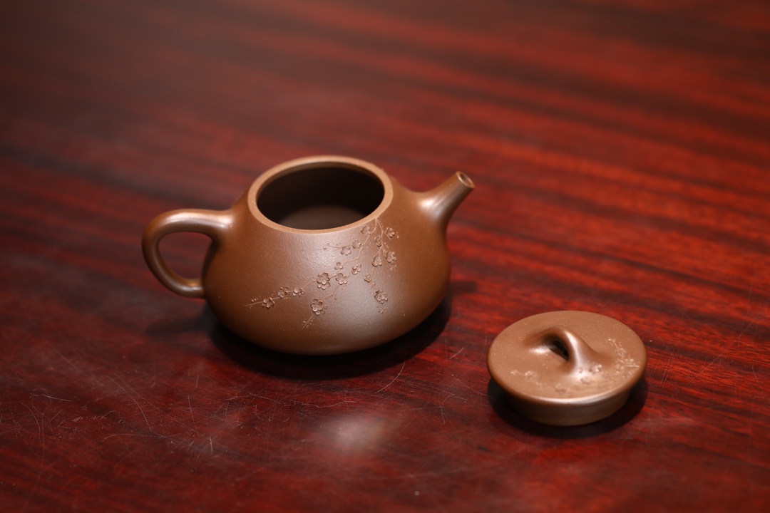 the "Stone Laddle Bas-Relief ", Yixing Purple Clay (Zisha) Teapot, Handmade Kung Fu Teapot 200ml