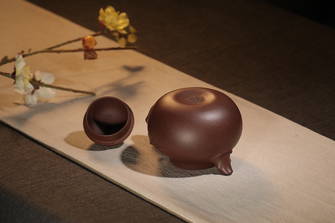 the "Fu Lu ", Yixing Purple Clay (Zisha) Teapot, Handmade Kung Fu Teapot 200ml