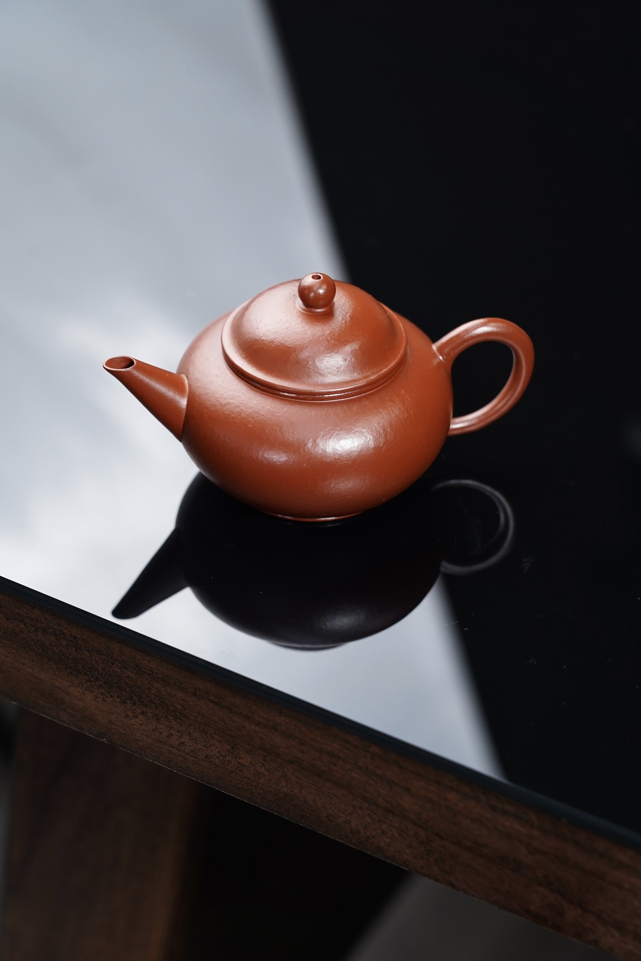 the "Horizonal", Yixing Purple Clay (Zisha) Teapot 140ml, Handmade Kung Fu Teapot