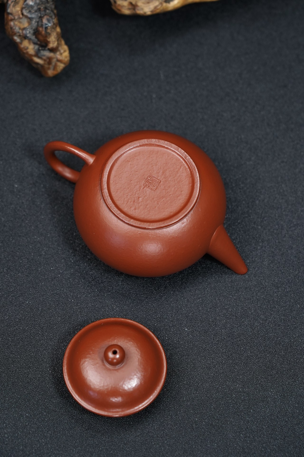the "Horizonal", Yixing Purple Clay (Zisha) Teapot 140ml, Handmade Kung Fu Teapot