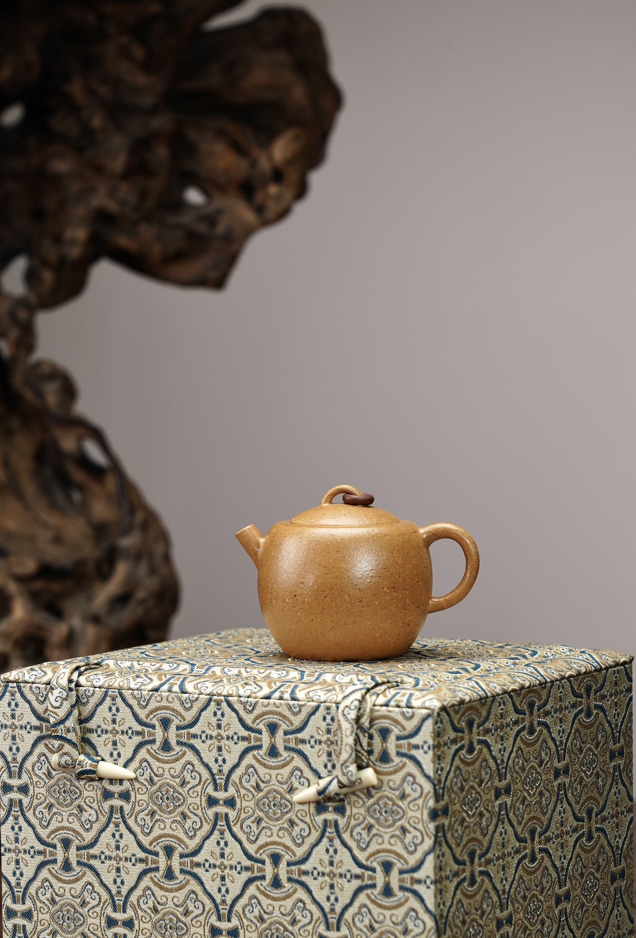 the "Julun Zhu", Yixing Purple Clay (Zisha) Teapot, Handmade Kung Fu Teapot 120ml