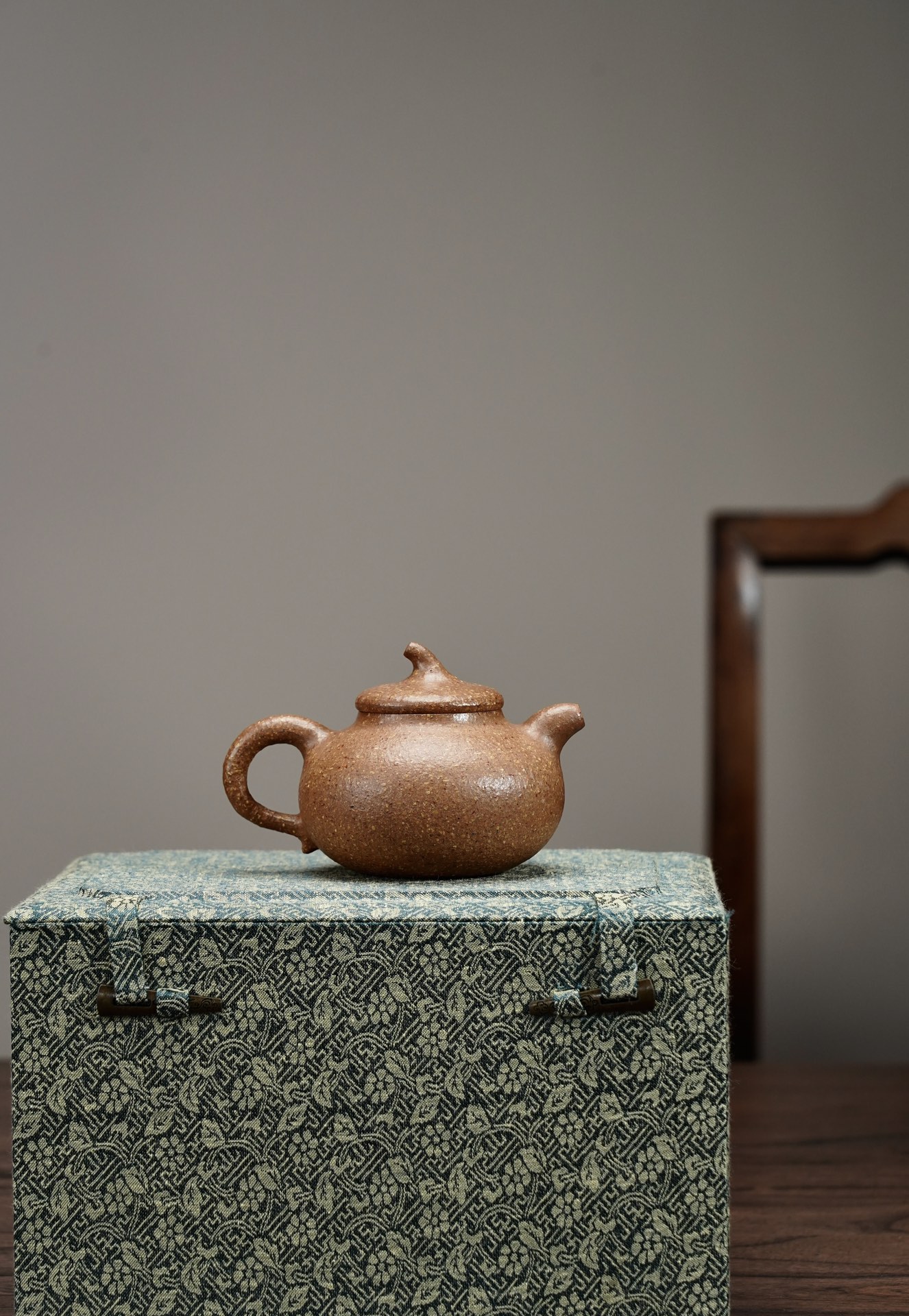 the "Qie Duan", Yixing Purple Clay (Zisha) Teapot, Handmade Kung Fu Teapot 200ml