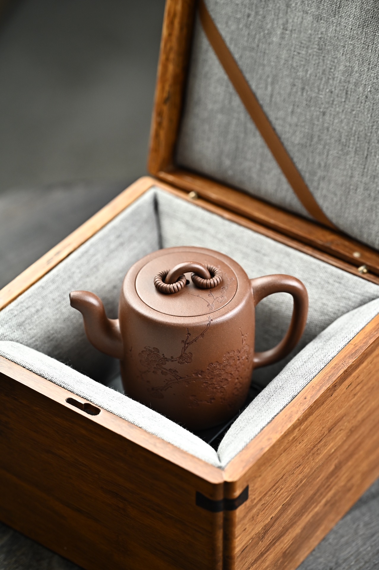 the "Dual Circle with Incised Plum and Incriptions", Yixing Purple Clay (Zisha) Teapot 200ml, Handmade Kung Fu Teapot