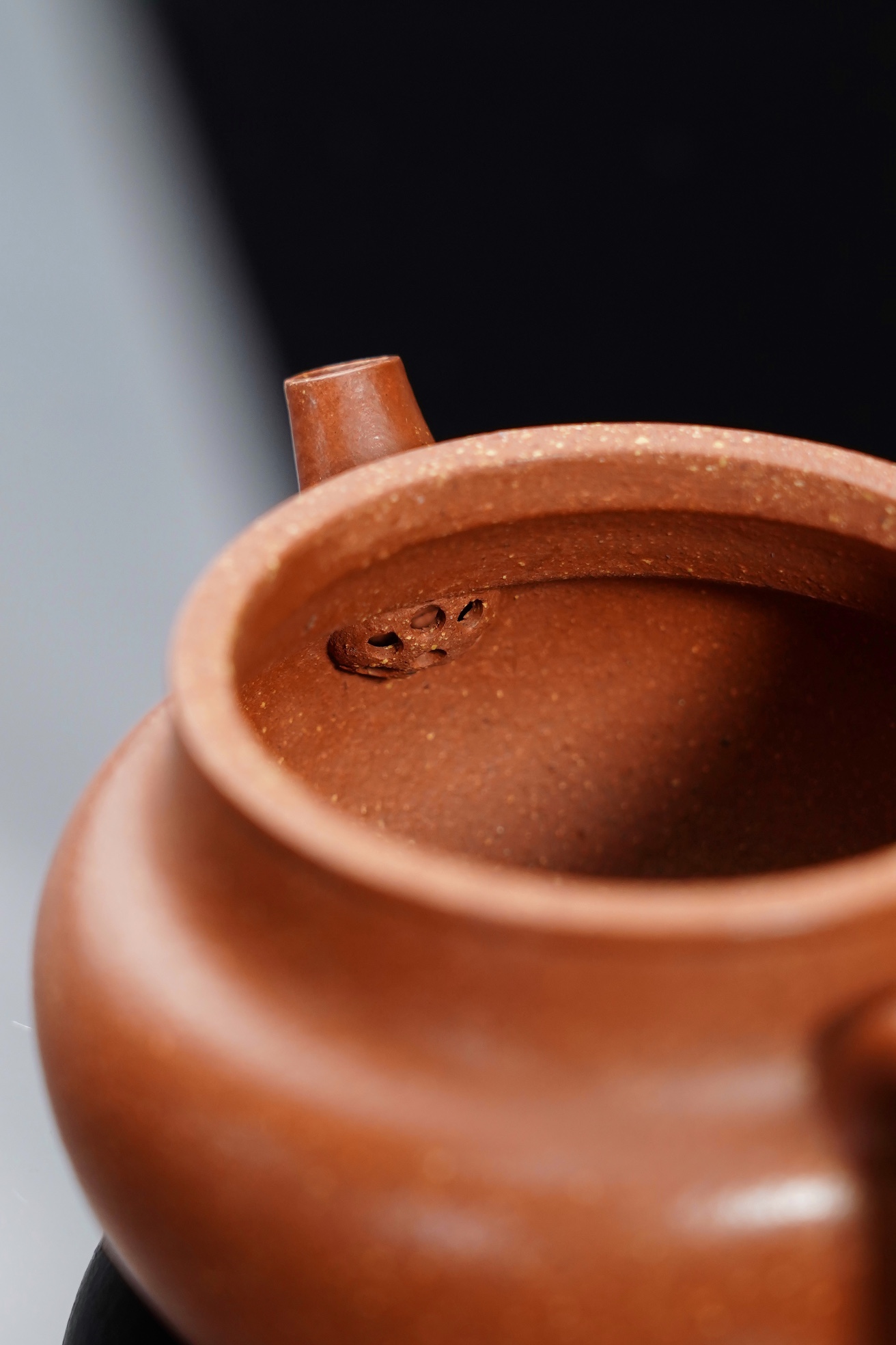 the "Yun Wa", Yixing Purple Clay (Zisha) Teapot, Handmade Kungfu Tea 140ml