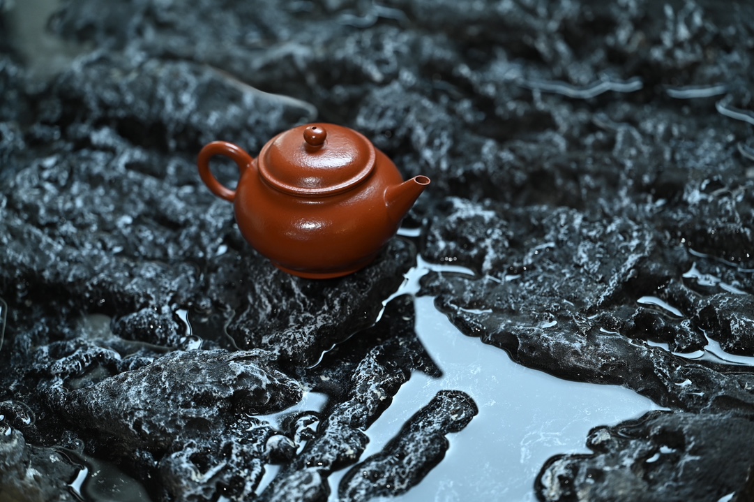 the "Dual Line Horizonal", Yixing Purple Clay (Zisha) Teapot 130ml, Handmade Kung Fu Teapot