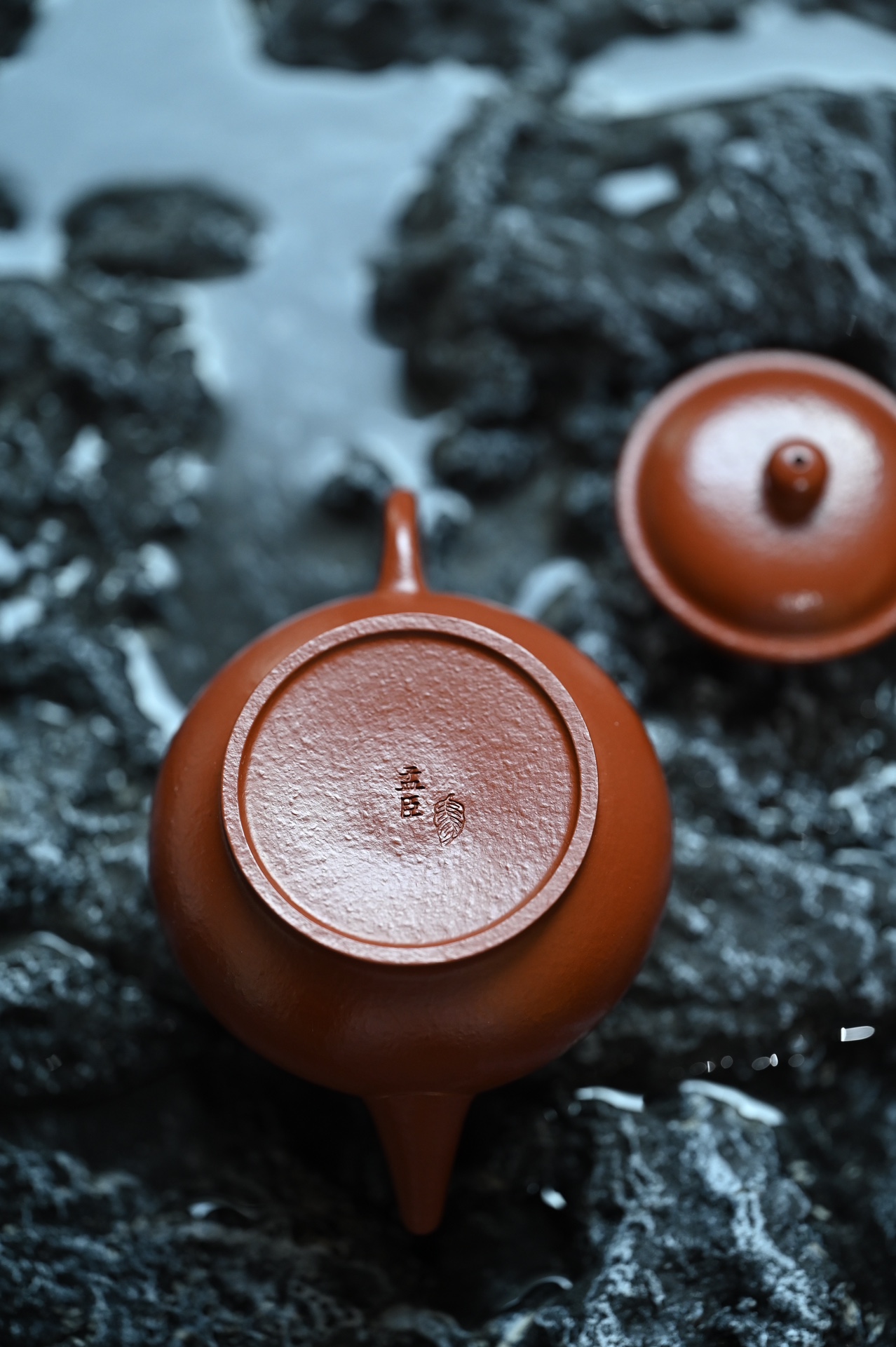 the "Dual Line Horizonal", Yixing Purple Clay (Zisha) Teapot 130ml, Handmade Kung Fu Teapot