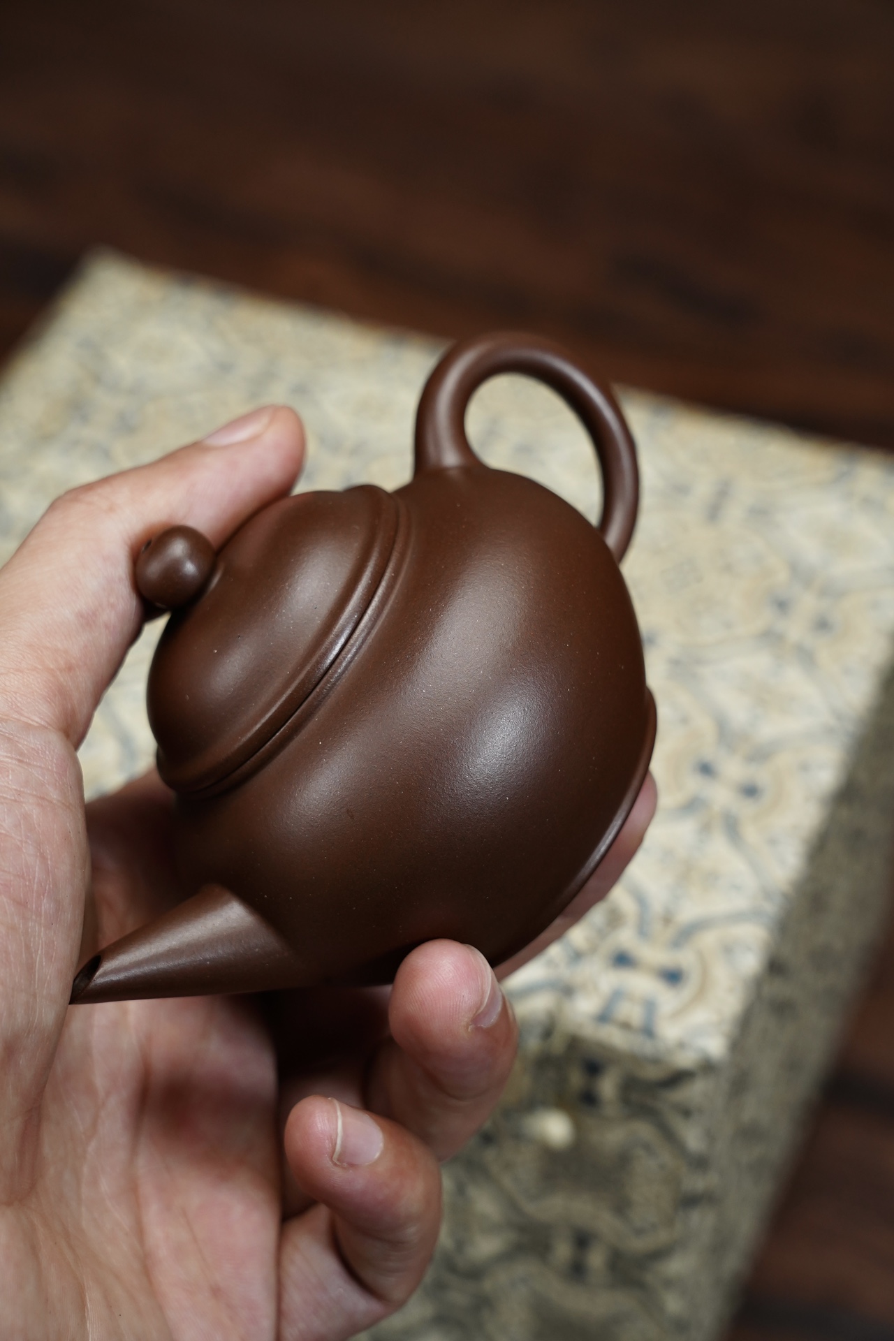 the "Horizontal", Yixing Purple Clay (Zisha) Teapot, Handmade Kung Fu Teapot 130ml