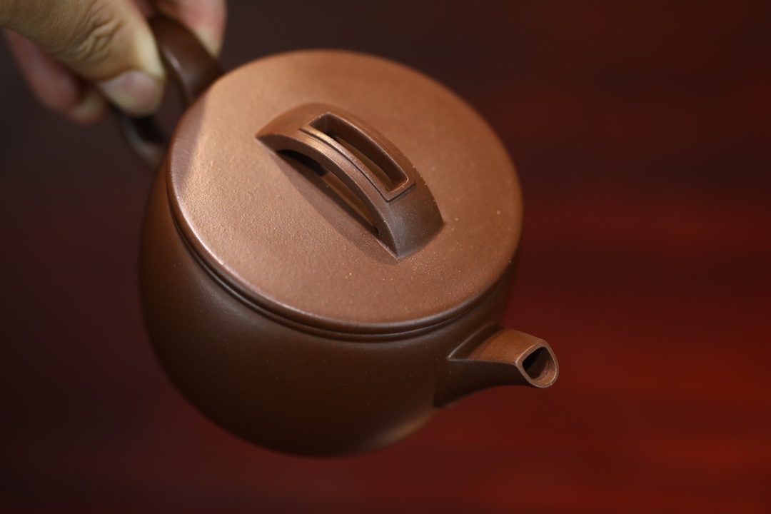 the "Han Wa", Yixing Purple Clay (Zisha) Teapot 180ml