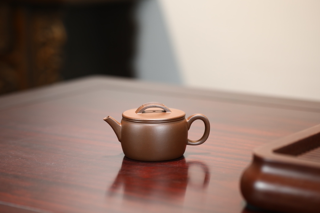 the "Han Wa", Yixing Purple Clay (Zisha) Teapot 180ml