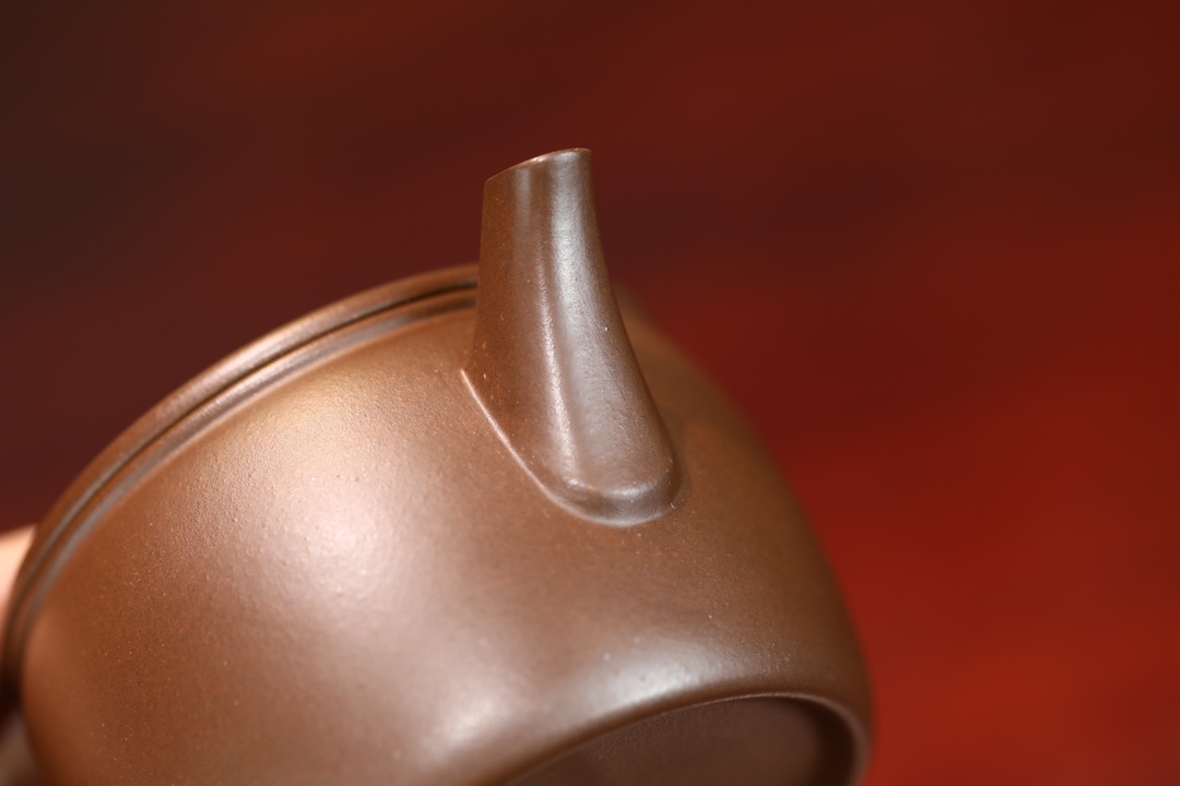 the "Han Wa", Yixing Purple Clay (Zisha) Teapot 180ml