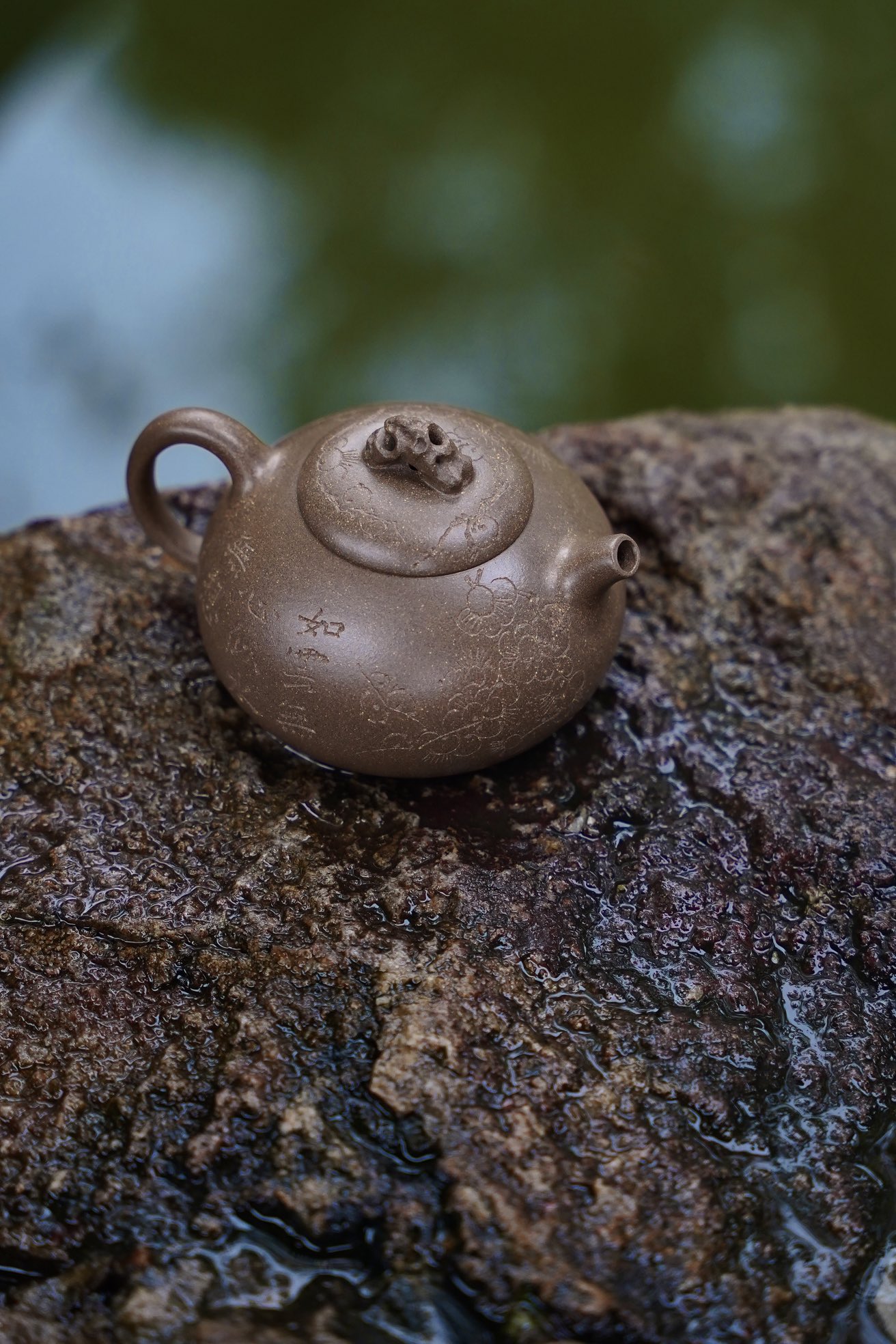 the "Lake Stone", Yixing Purple Clay (Zisha) Teapot, Handmade Kung Fu Teapot 140ml
