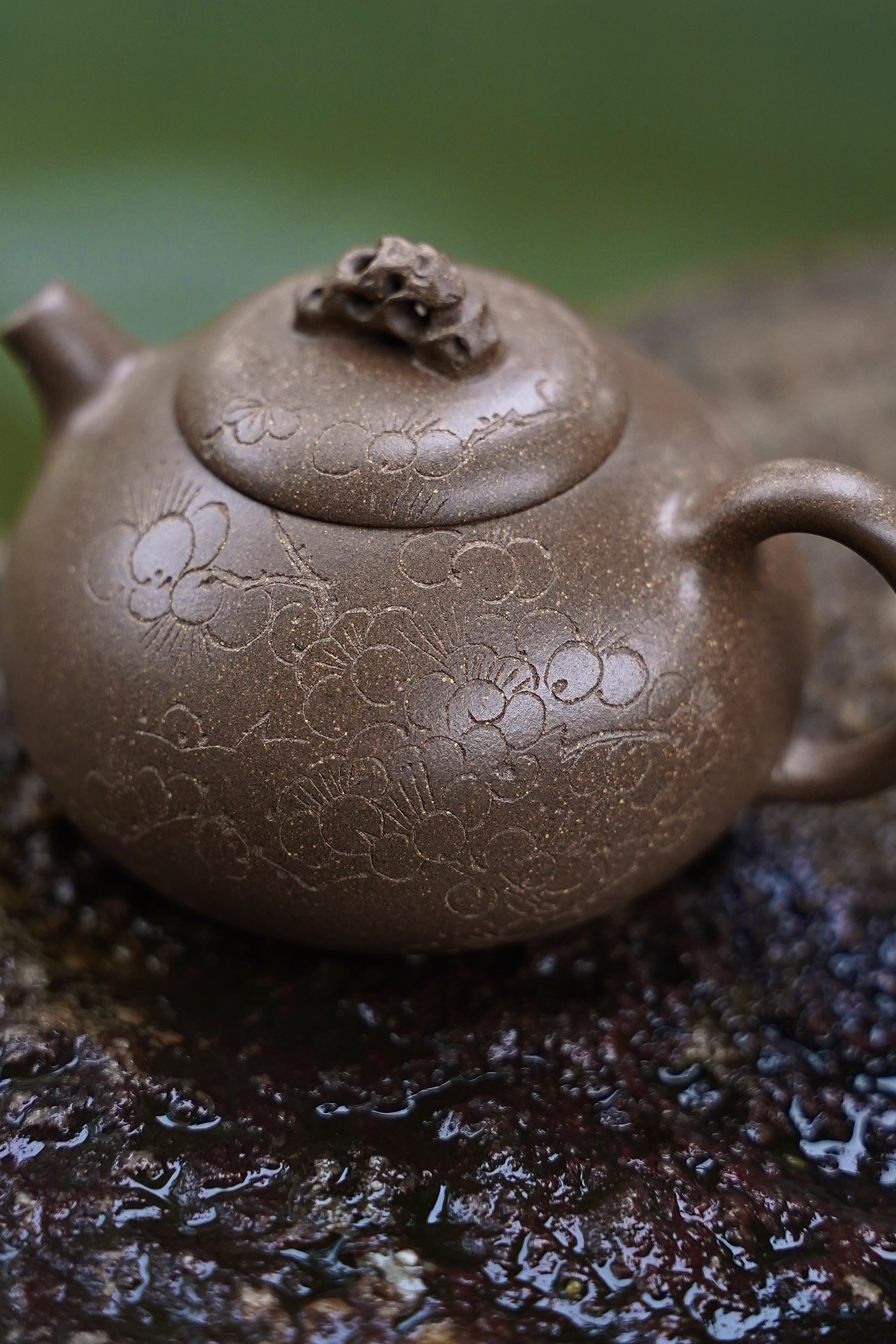 the "Lake Stone", Yixing Purple Clay (Zisha) Teapot, Handmade Kung Fu Teapot 140ml