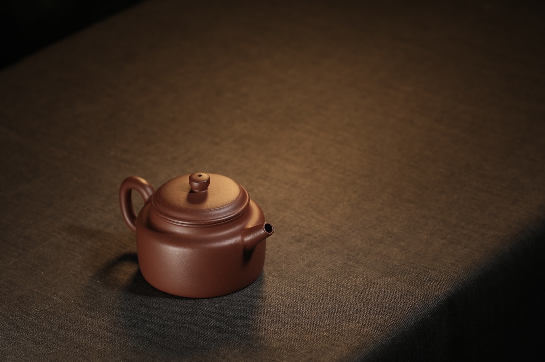 the "Clock of Virtue", Yixing Purple Clay (Zisha) Teapot, Handmade Kung Fu Teapot 200ml