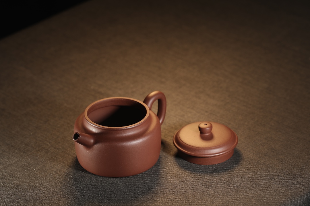 the "Clock of Virtue", Yixing Purple Clay (Zisha) Teapot, Handmade Kung Fu Teapot 200ml