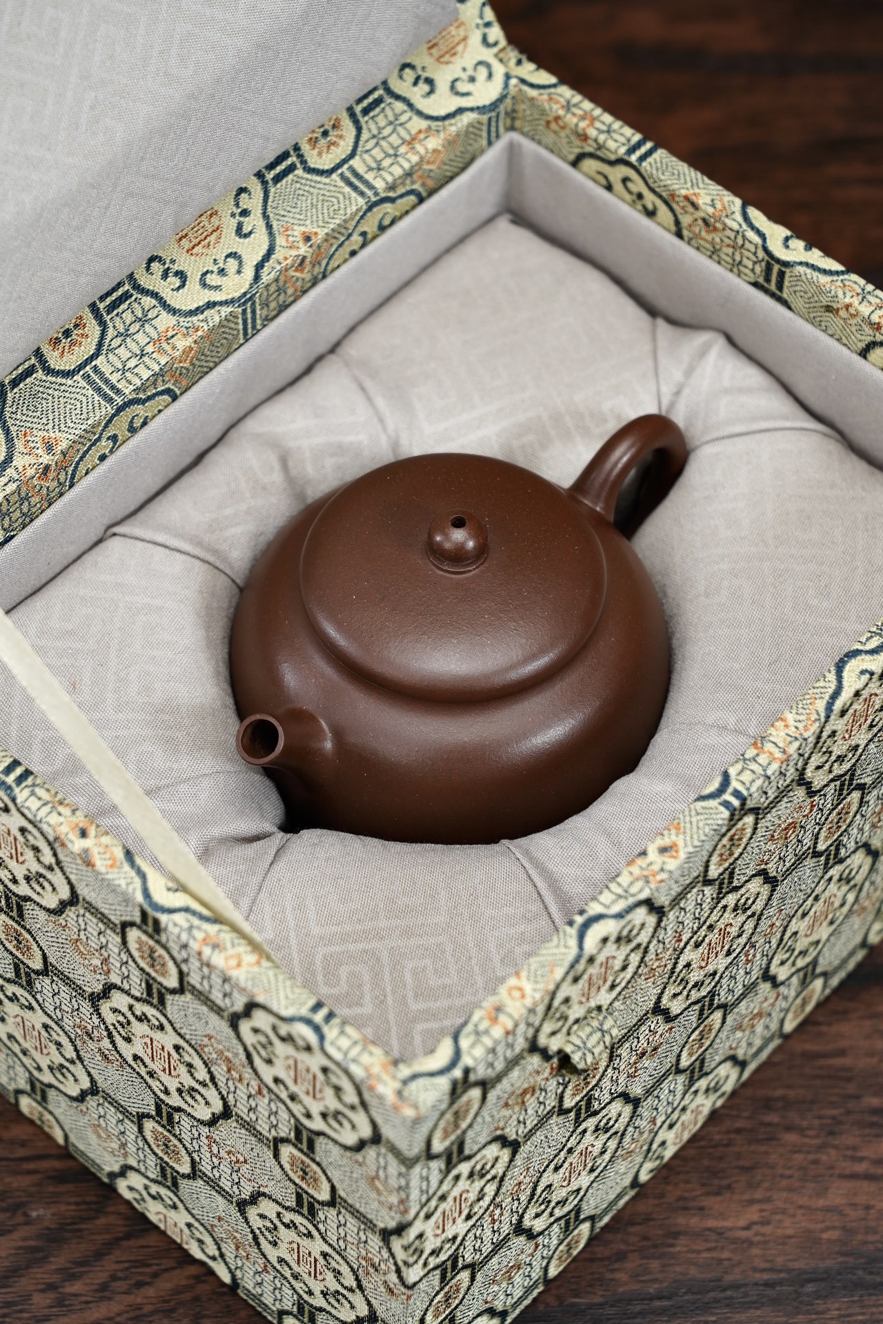  the "Zhuo Gu", Yixing Purple Clay (Zisha) Teapot, Handmade Kungfu Teapot 120ml
