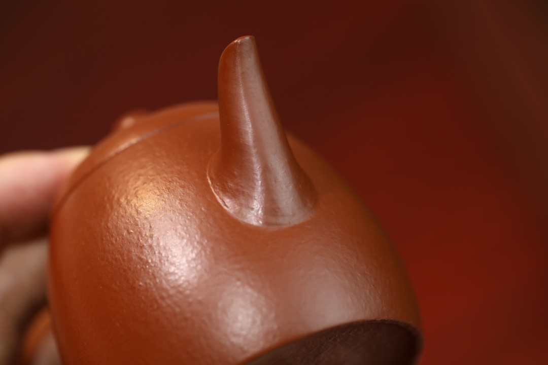 the "Unchained Heart", Yixing Purple Clay (Zisha) Teapot, Handmade Kung Fu Teapot 120ml