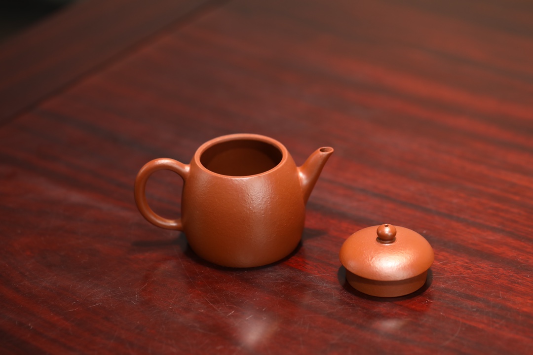 the "Unchained Heart", Yixing Purple Clay (Zisha) Teapot, Handmade Kung Fu Teapot 120ml