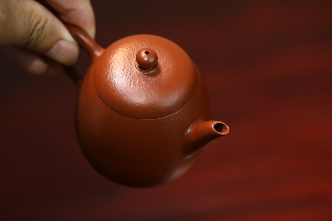 the "Unchained Heart", Yixing Purple Clay (Zisha) Teapot, Handmade Kung Fu Teapot 120ml