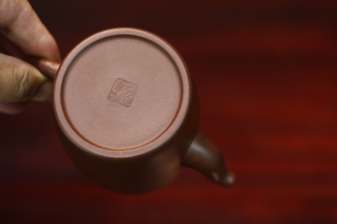 the "Dual Circle", Yixing Purple Clay (Zisha) Teapot 200ml, Handmade Kung Fu Teapot