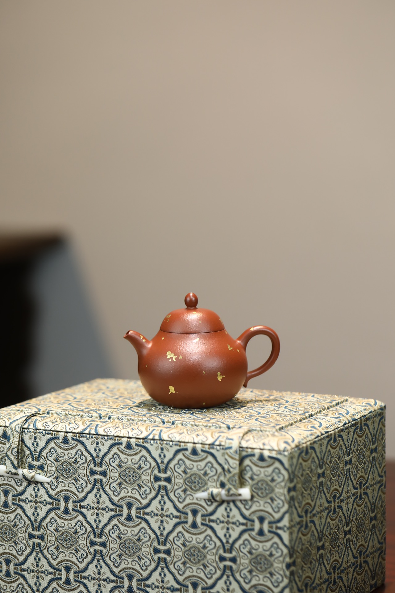 the "Tangli in Golden", Yixing Purple Clay (Zisha) Teapot, Handmade Kung Fu Teapot 120ml