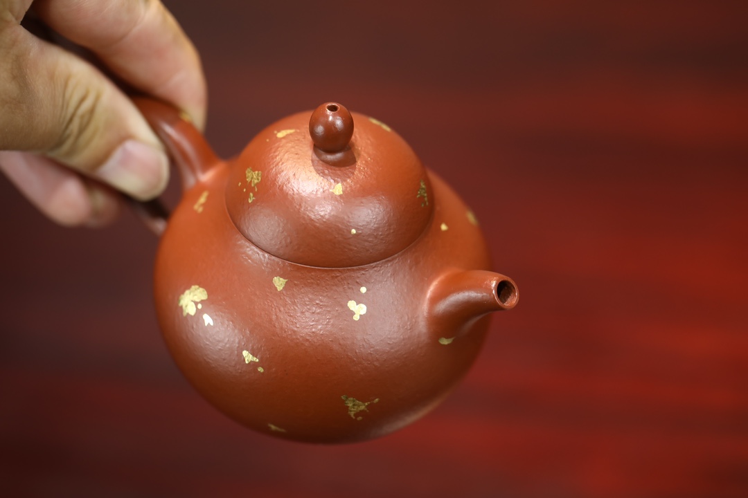 the "Tangli in Golden", Yixing Purple Clay (Zisha) Teapot, Handmade Kung Fu Teapot 120ml