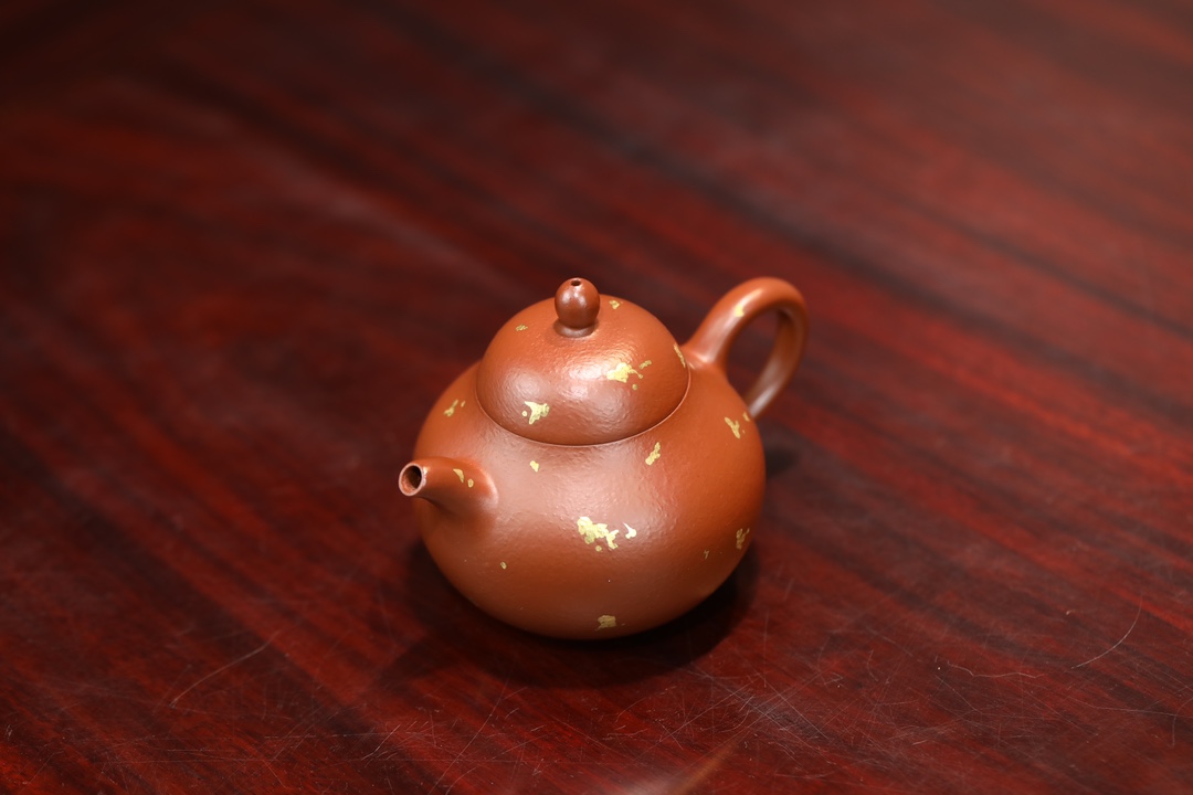 the "Tangli in Golden", Yixing Purple Clay (Zisha) Teapot, Handmade Kung Fu Teapot 120ml