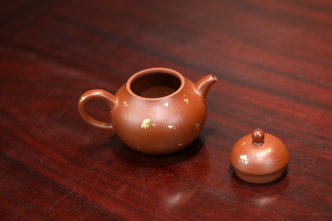 the "Tangli in Golden", Yixing Purple Clay (Zisha) Teapot, Handmade Kung Fu Teapot 120ml