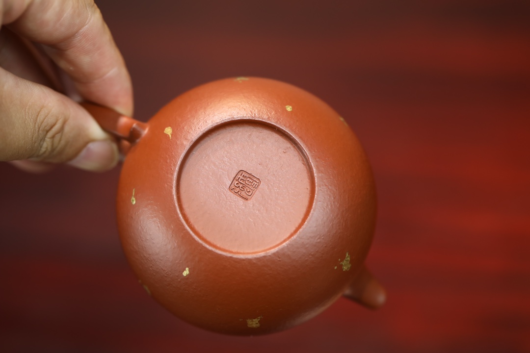 the "Tangli in Golden", Yixing Purple Clay (Zisha) Teapot, Handmade Kung Fu Teapot 120ml