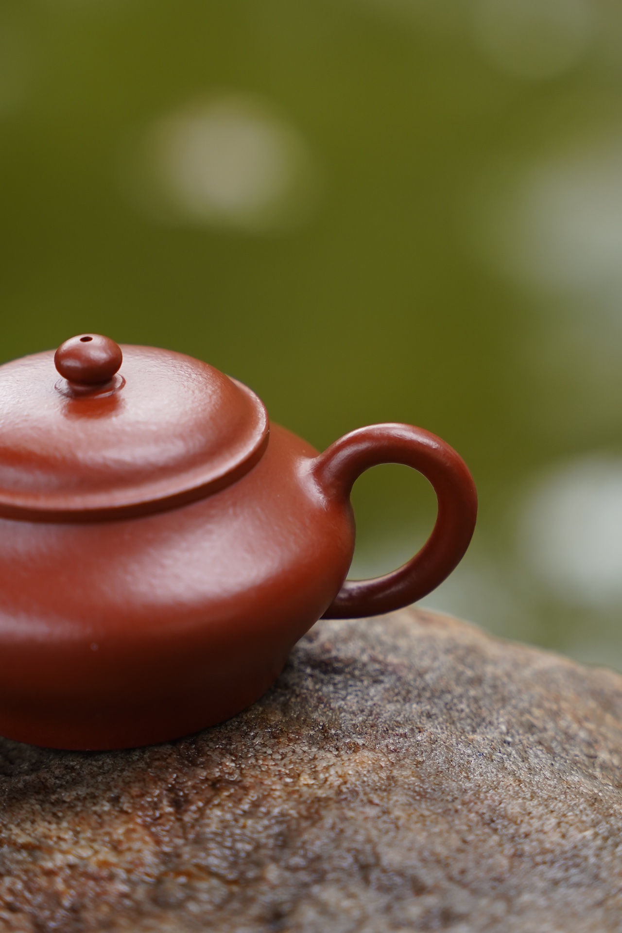 the "Flat Lamp", Yixing Purple Clay (Zisha) Teapot, Handmade Kungfu Tea 100ml