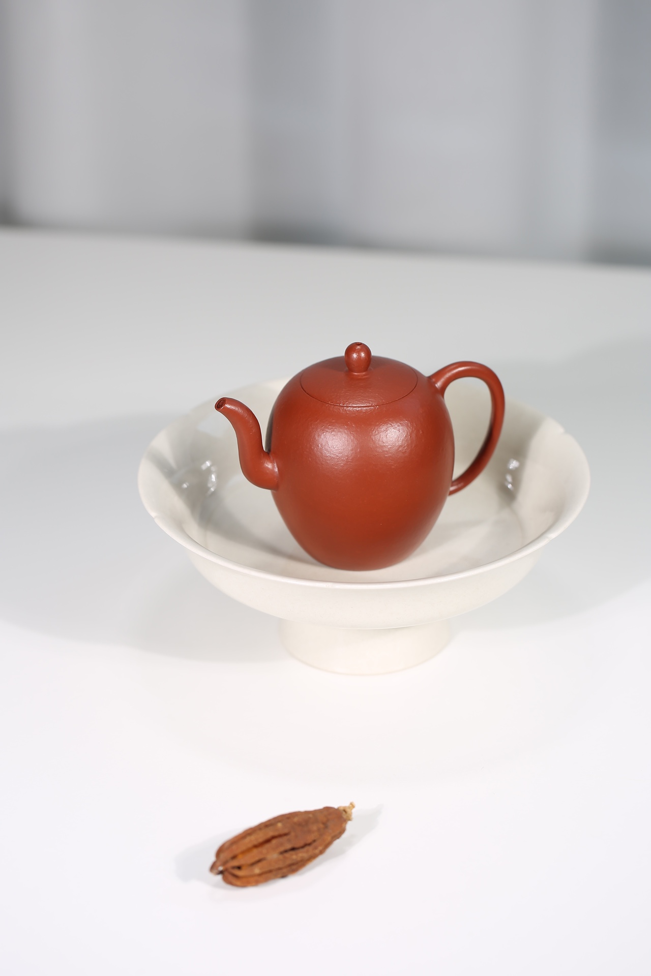 the "Beauty Shoulders", Yixing Purple Clay (Zisha) Teapot, Handmade Kung Fu Teapot 150ml