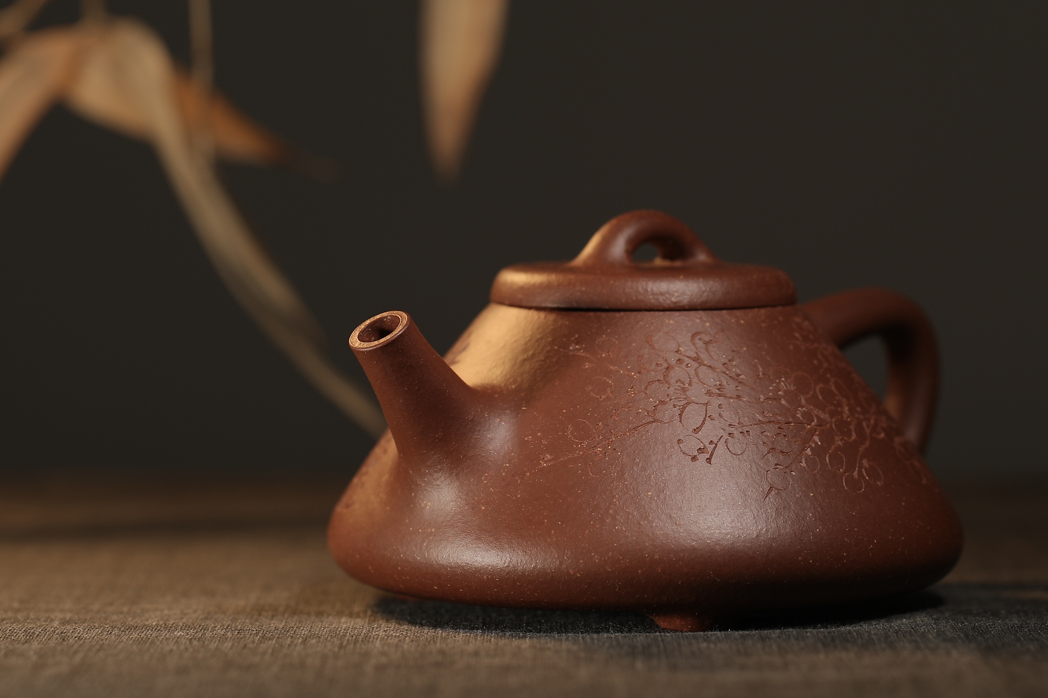 the "Stone Laddle", Yixing Purple Clay (Zisha) Teapot, Handemade Gongfu Tea 160ml