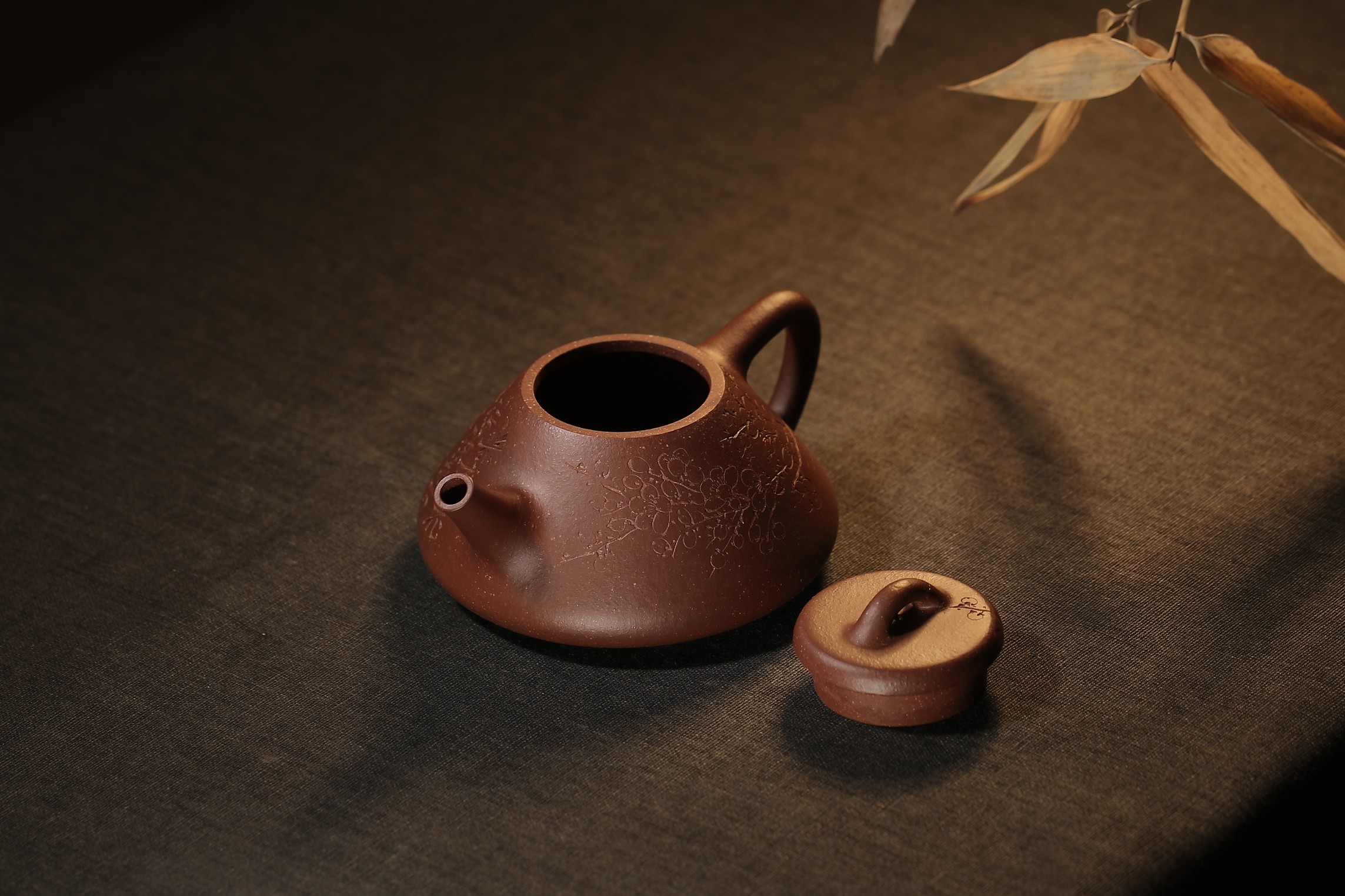 the "Stone Laddle", Yixing Purple Clay (Zisha) Teapot, Handemade Gongfu Tea 160ml