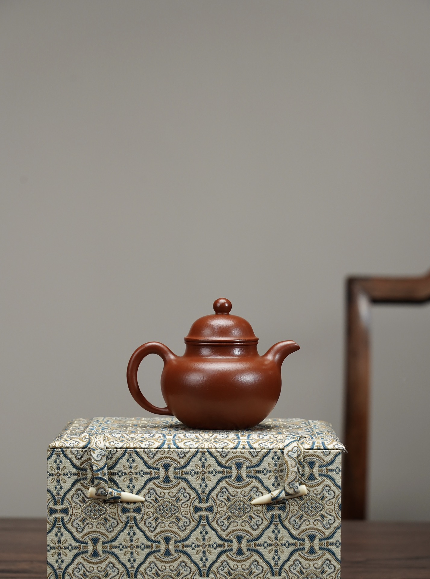 the "Duo Qiu", Yixing Purple Clay (Zisha) Teapot 180ml, Handmade Kung Fu Teapot