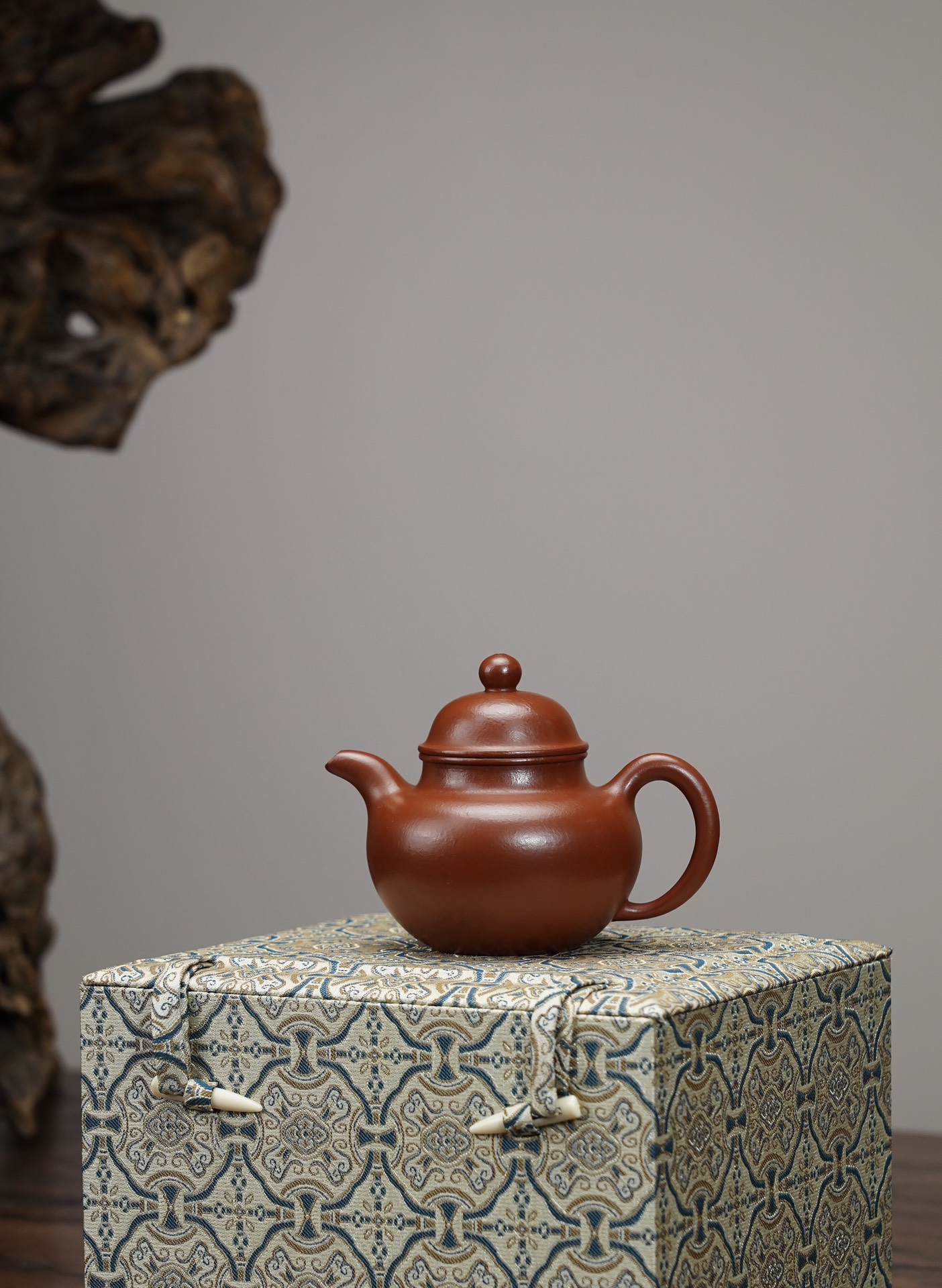 the "Duo Qiu", Yixing Purple Clay (Zisha) Teapot 180ml, Handmade Kung Fu Teapot