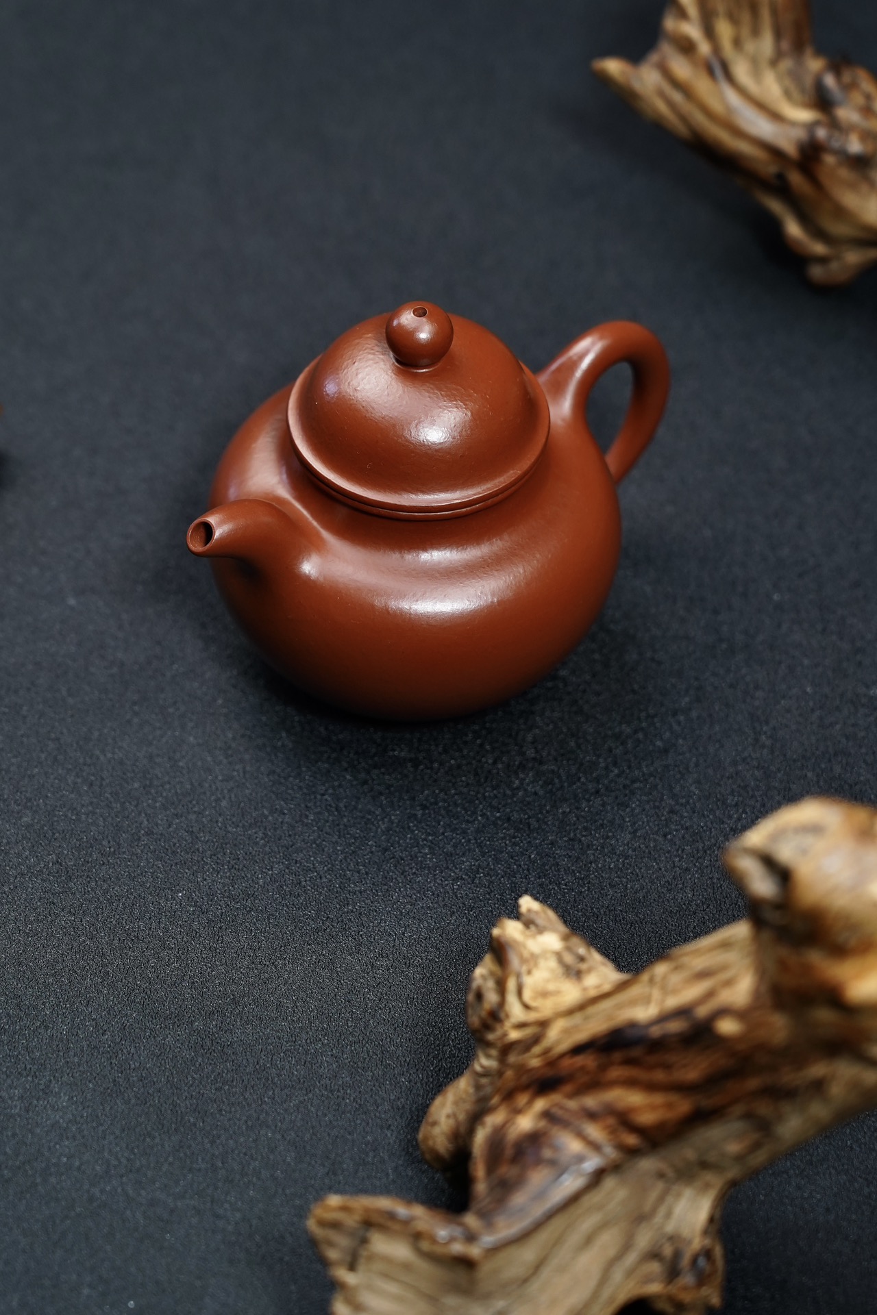 the "Duo Qiu", Yixing Purple Clay (Zisha) Teapot 180ml, Handmade Kung Fu Teapot