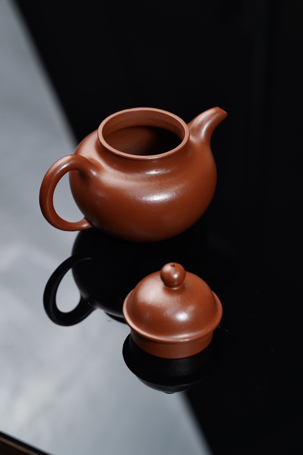 the "Duo Qiu", Yixing Purple Clay (Zisha) Teapot 180ml, Handmade Kung Fu Teapot