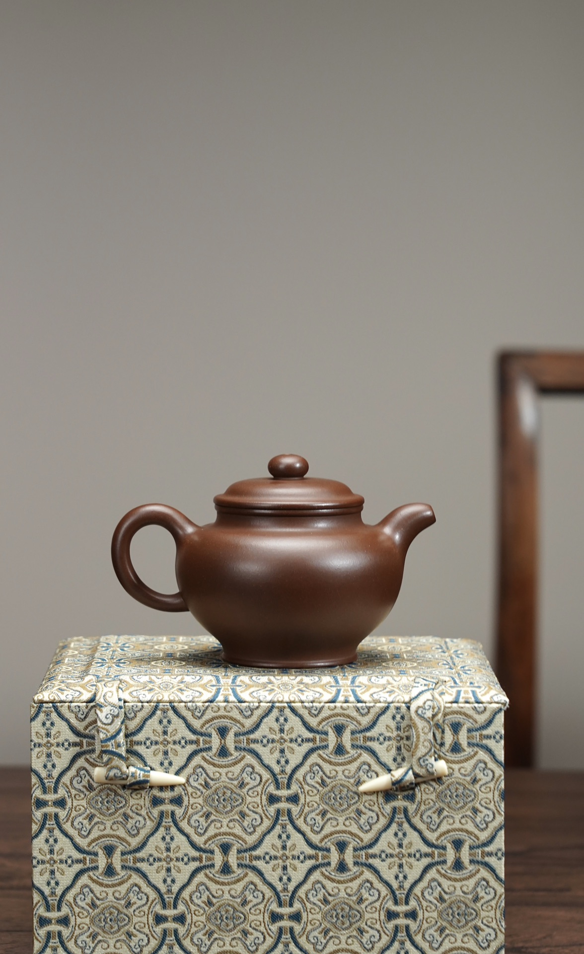 the "Duo Zhi", Yixing Purple Clay (Zisha) Teapot, Handmade Ceramic Gongfu Teapot 260ml