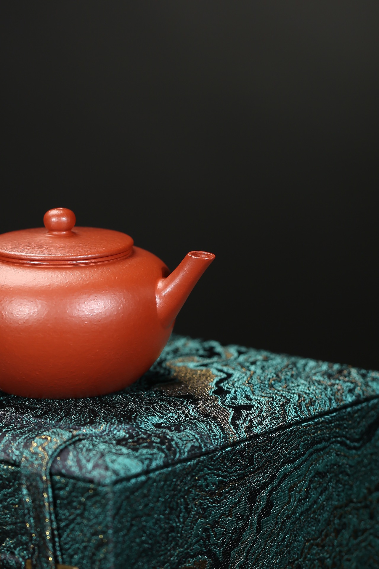 the "Ming Horizonal", Yixing Purple Clay (Zisha) Teapot, Handmade Kung Fu Teapot 160ml