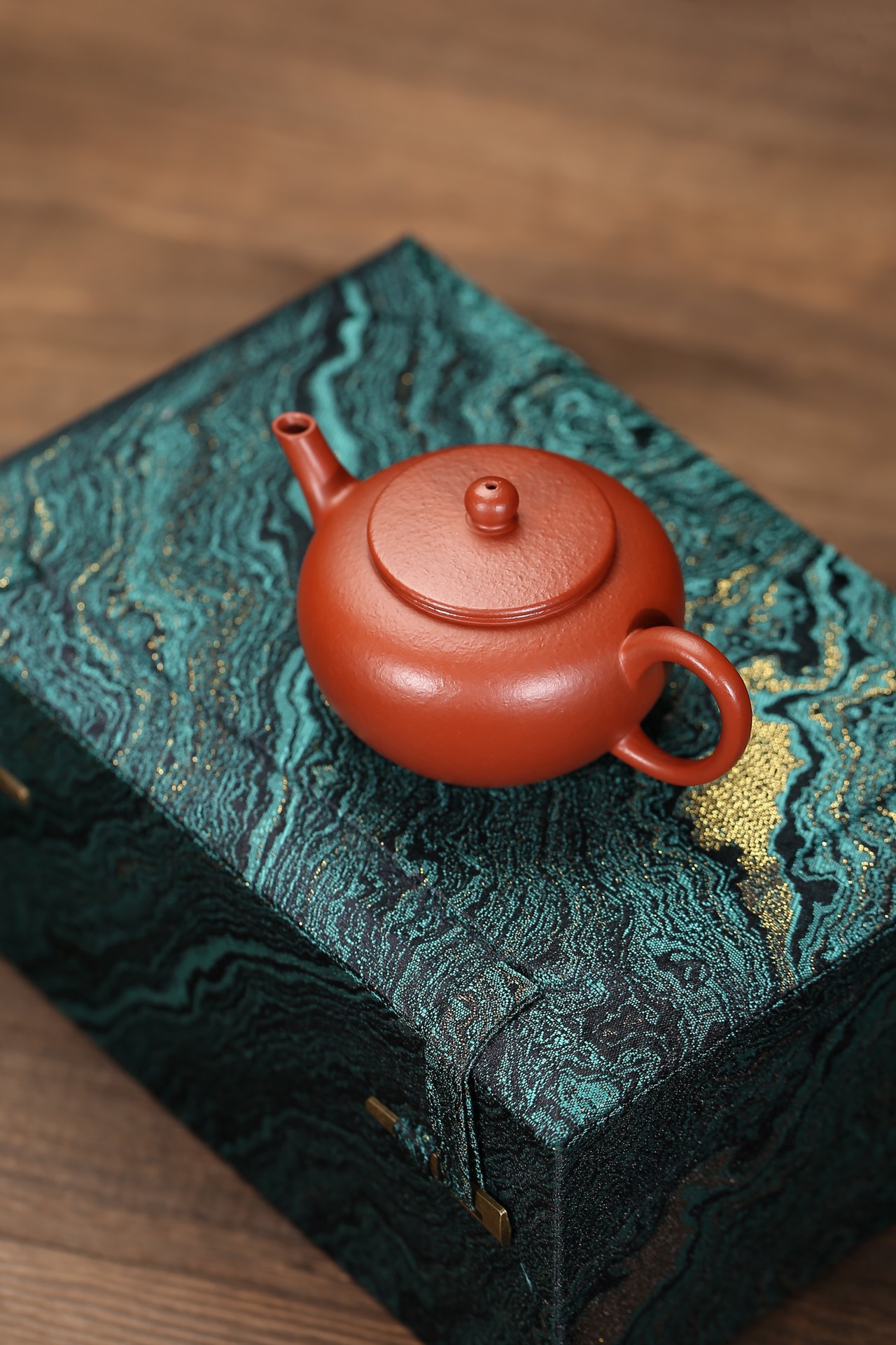 the "Ming Horizonal", Yixing Purple Clay (Zisha) Teapot, Handmade Kung Fu Teapot 160ml